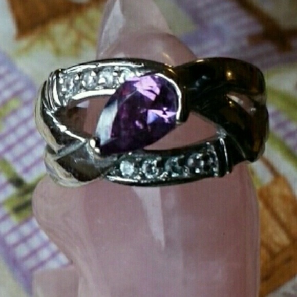 Lia Sophia Jewelry - Lia Sophia  💜 Amethyst ring w/ 8 cz chips. Size 8